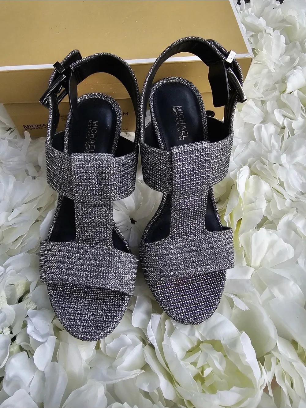 MICHAEL Kors Becker Metallic Glitter T-Strap Block Heel Sandals Size 6